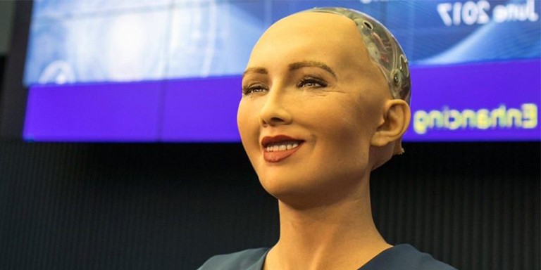 Vatandaşlık Hakkına Sahip Robot Sophia Hakkında Merak Edilenler