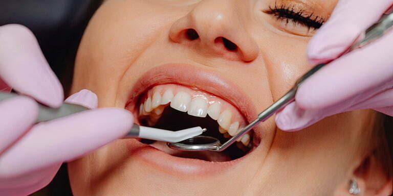 Ağız ve Diş Bakımı Yaparken Dikkat Etmeniz Gerekenler